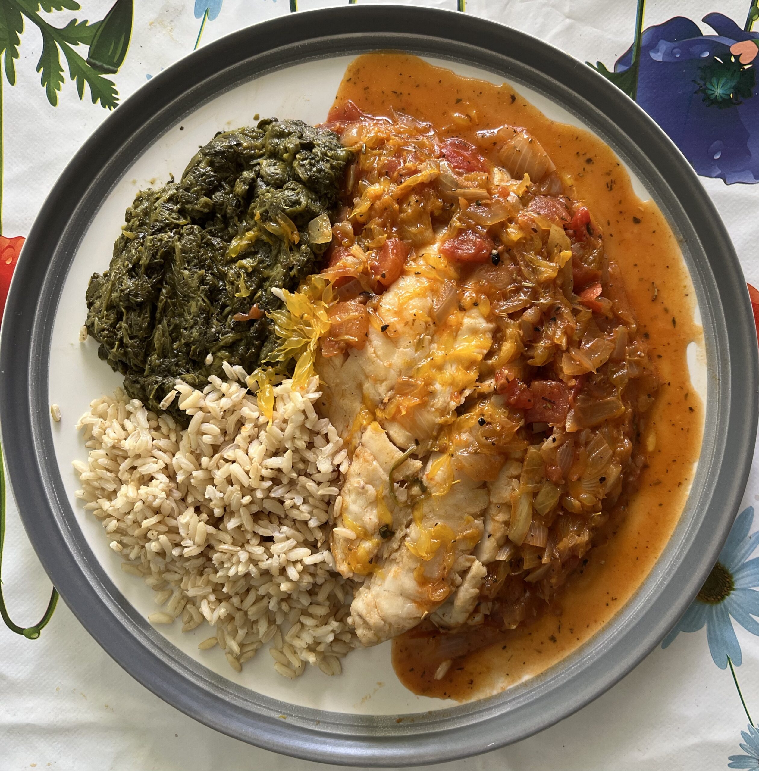 Photo d'une assiette de présentation de la recette de loche à l'orange - Néoli